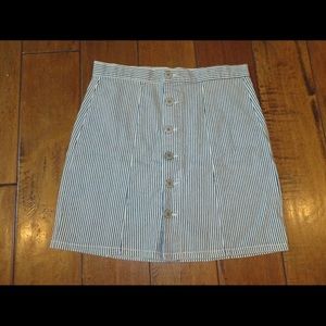 CUTE SEERSUCKER SKIRT!